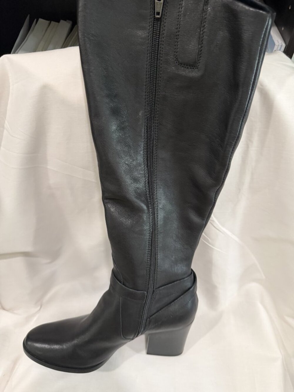 Born Esla Women’s 8.5 M Black Leather Knee High Block Heel Boots New Box